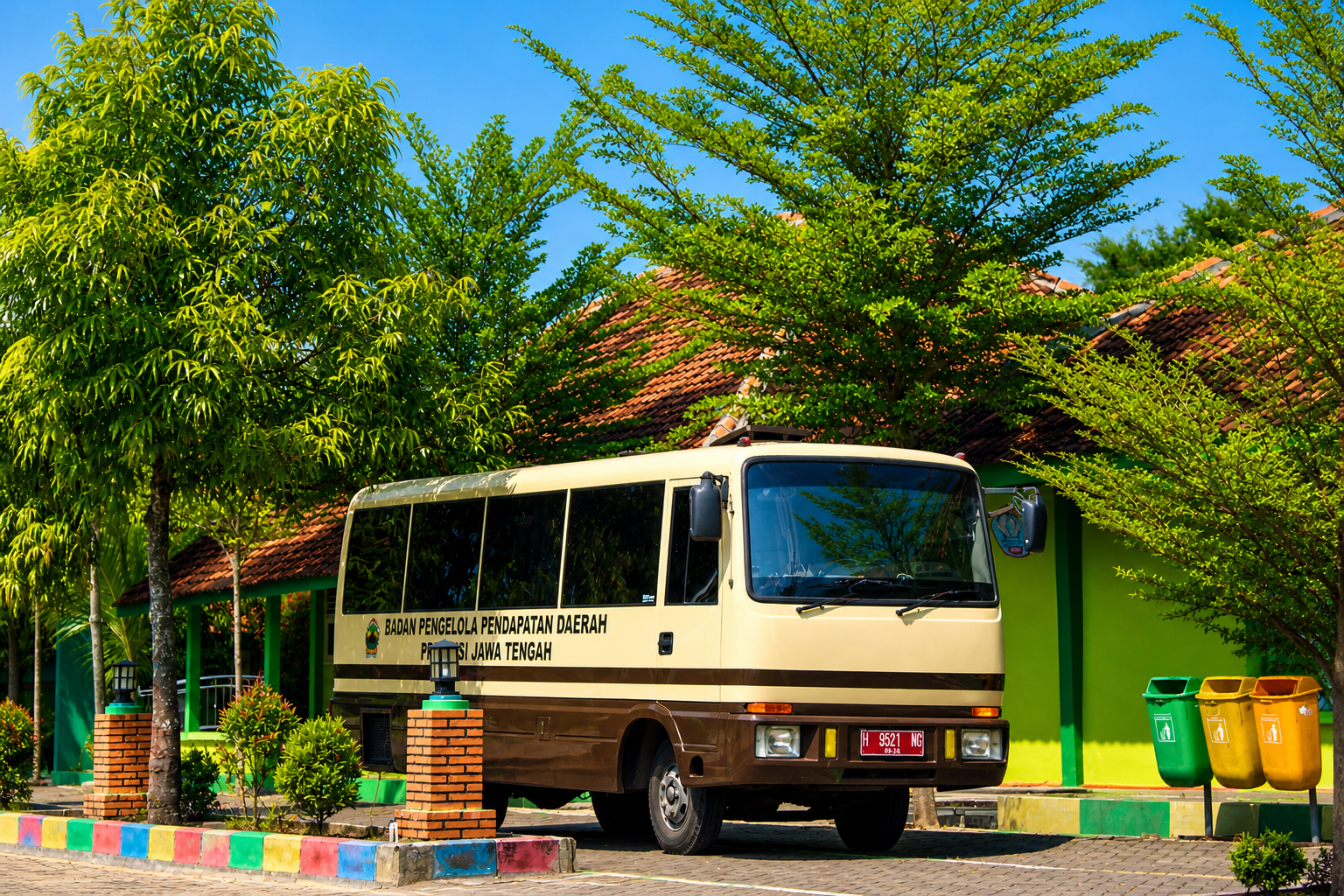 Bus Sekolah