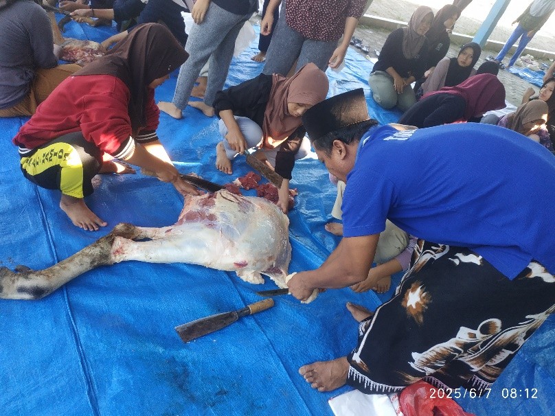 Wujudkan Semangat Berbagi, SMK Negeri 1 Wirosari Laksanakan Penyembelihan Hewan Kurban