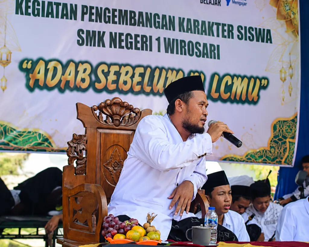 SMK Negeri 1 Wirosari Tanamkan Karakter melalui Pengajian Maulid Nabi 1448 H: “Adab Sebelum Berilmu”